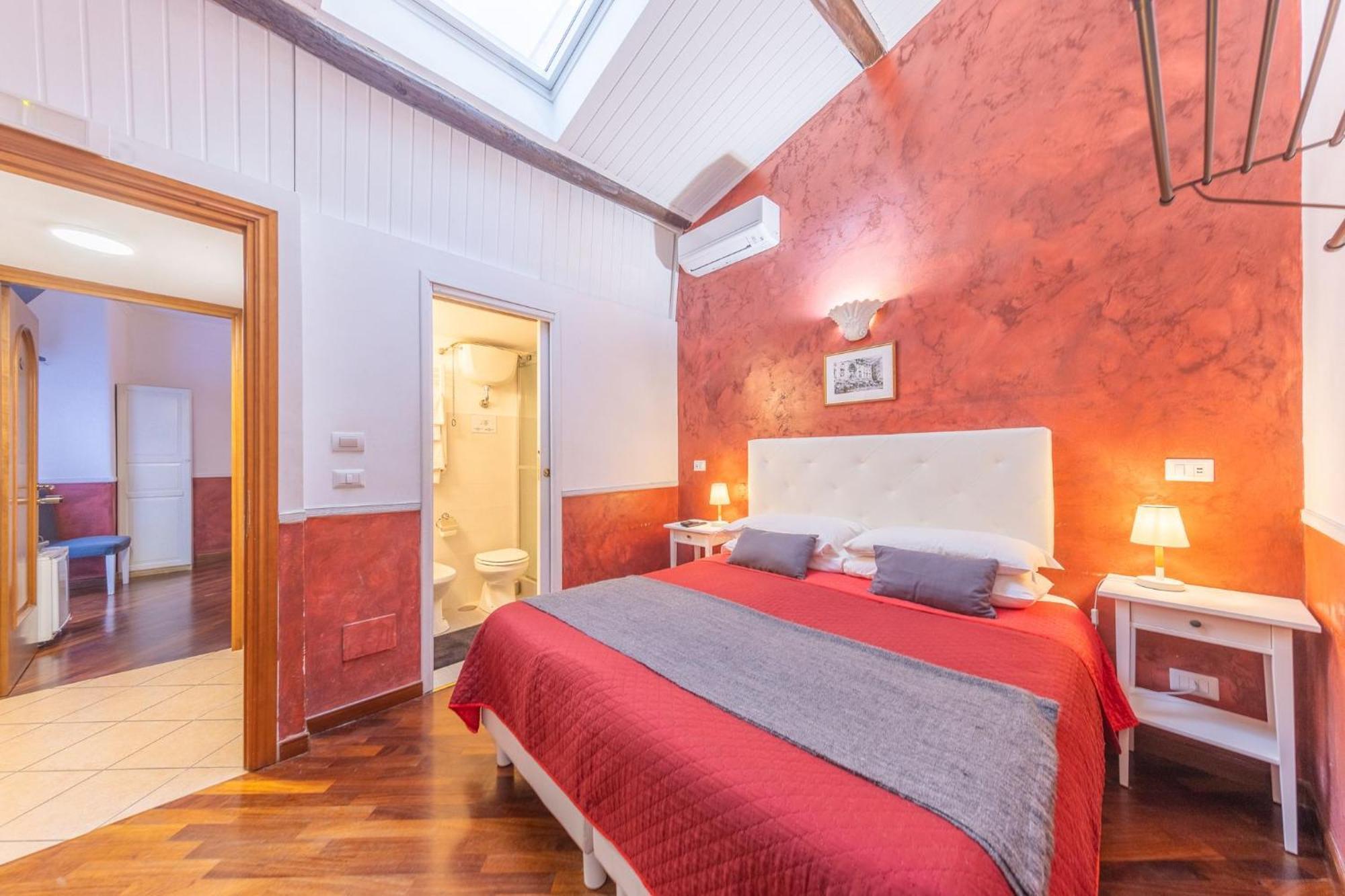 Room In Bb - Skylight Double Room In History House โรม ภายนอก รูปภาพ