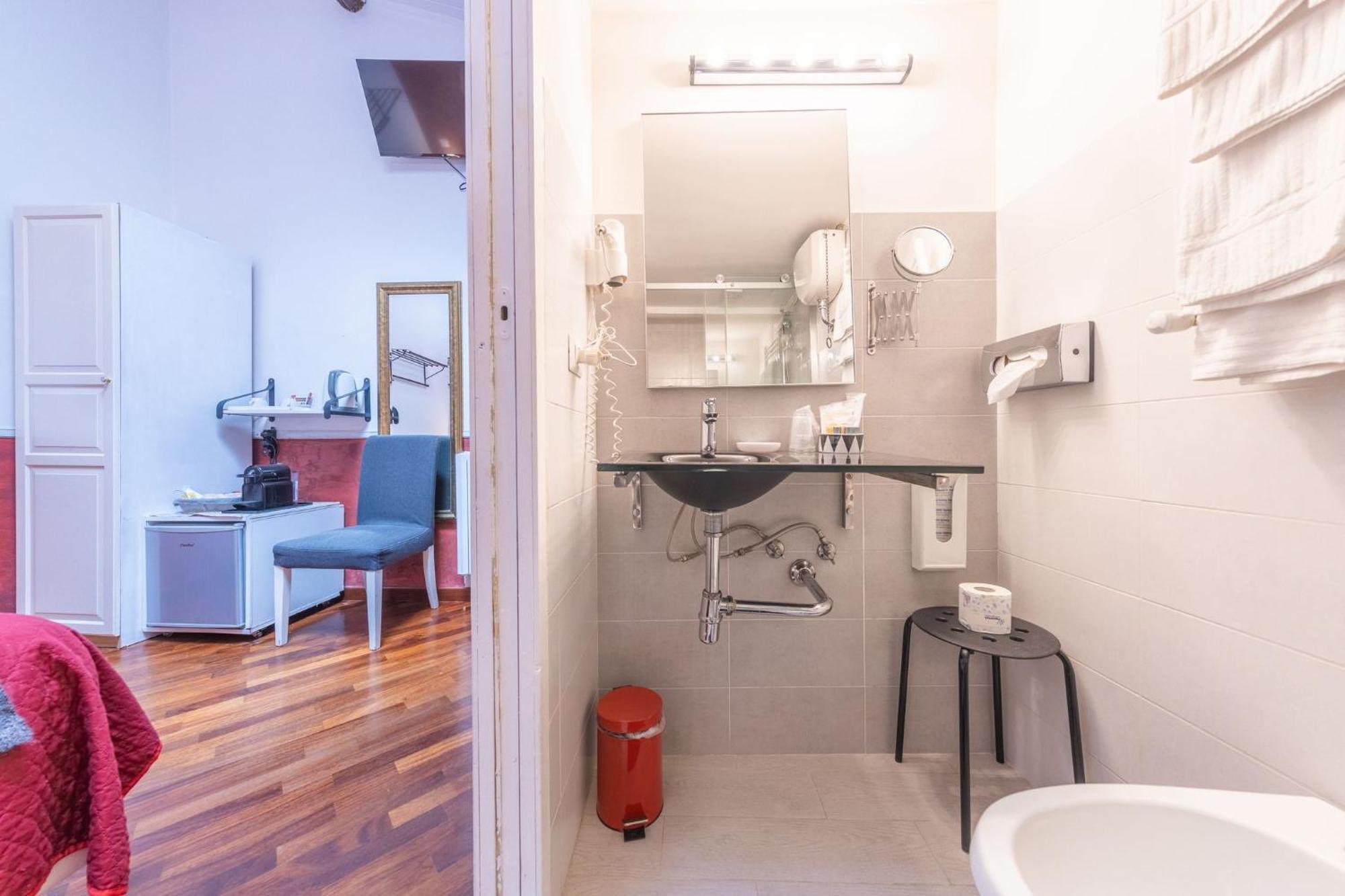 Room In Bb - Skylight Double Room In History House โรม ภายนอก รูปภาพ