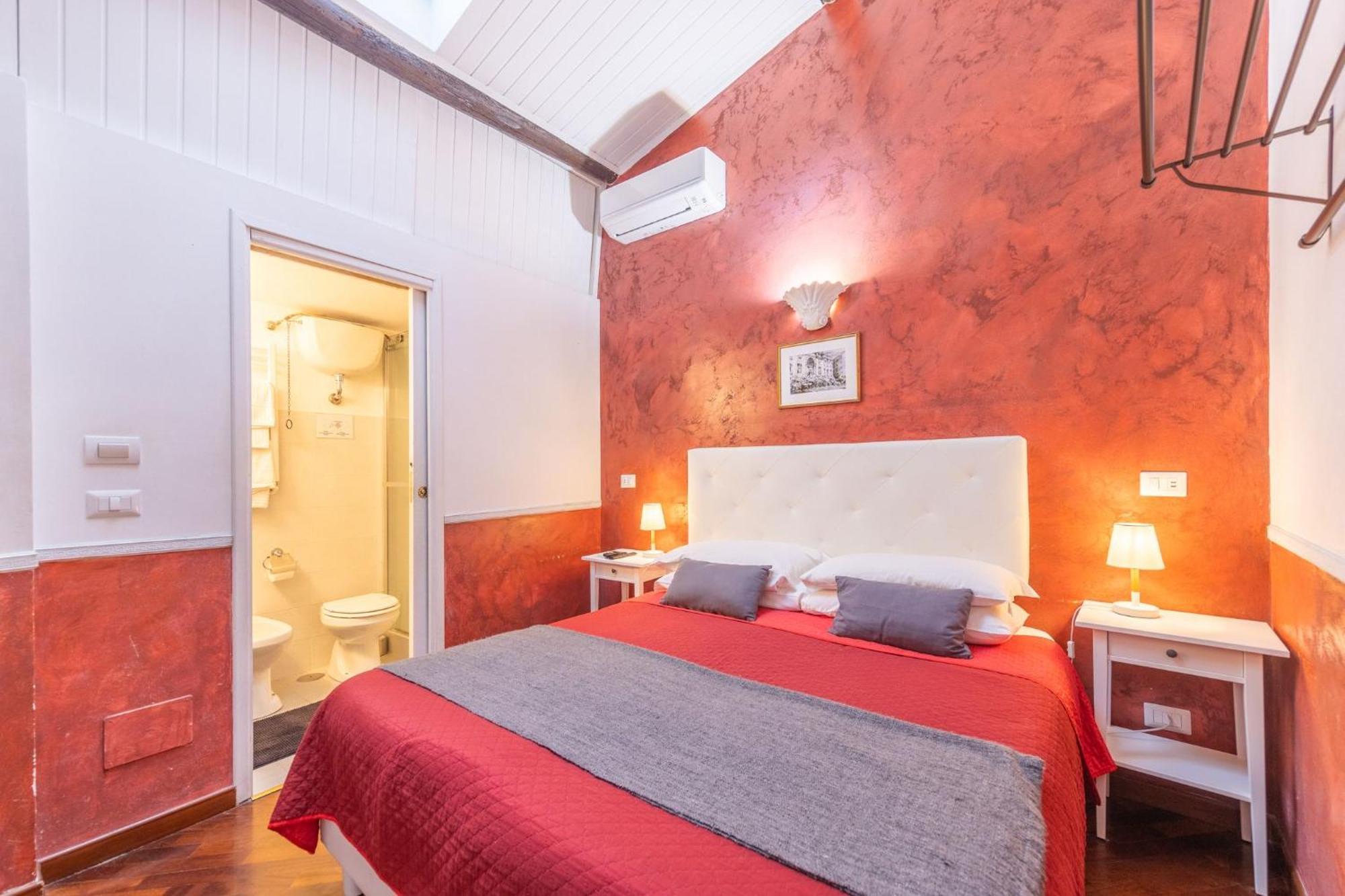 Room In Bb - Skylight Double Room In History House โรม ภายนอก รูปภาพ